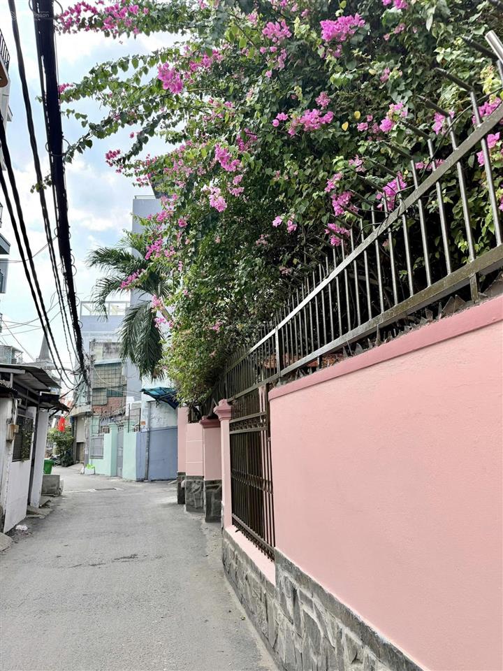 Hxh 80/ dương quảng hàm. ngang 6,73m cn 126,75m2. ngay đh văn lang. giá 14,9 tỷ tl