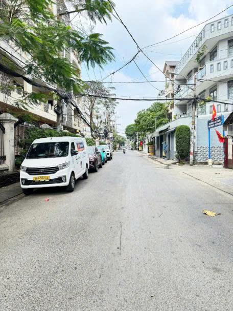 7,9 tỷ tl  nhà 3 tầng hxh 78 nguyễn văn khối  dt 4x22m cn 77,6m²  cách công viên làng hoa 500m