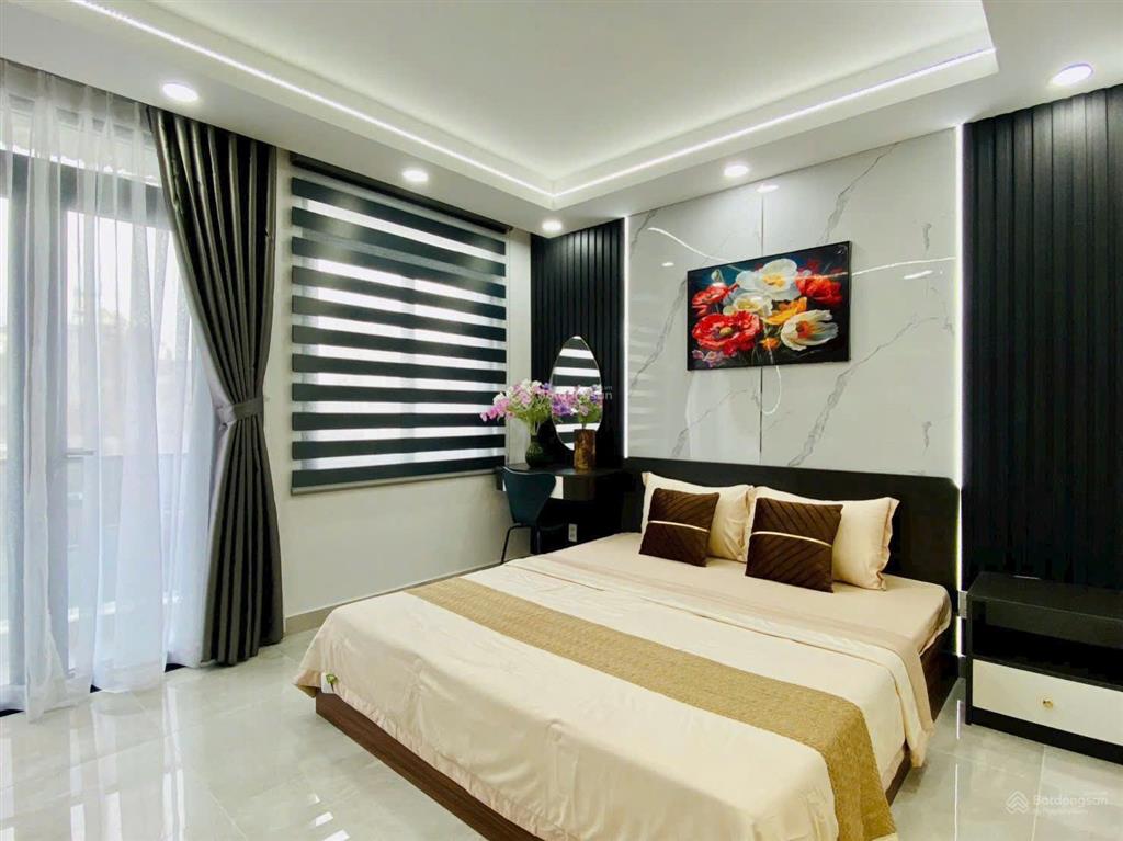 Góc 2mt thống nhất. nhà 5 lầu dt 4x16m. nhà mới full nội thất, có thang máy. giá 8,9 tỷ tl