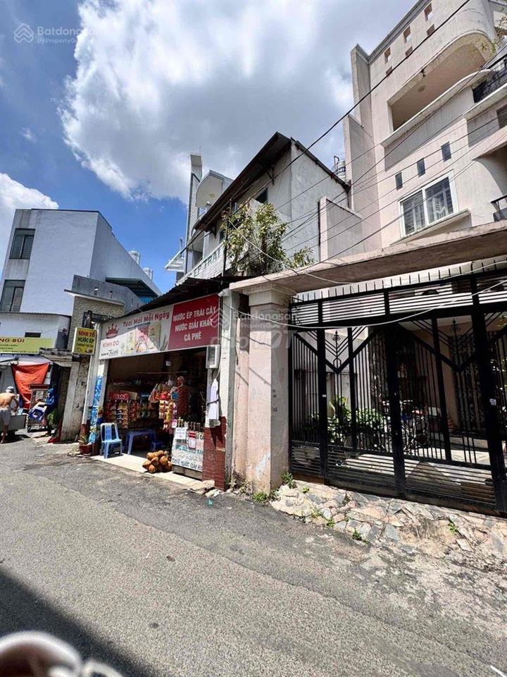 Góc 2mt ngay nguyễn văn đậu p11. dt 4,7m x 22m cn 100,2m2. giá 12,6 tỷ