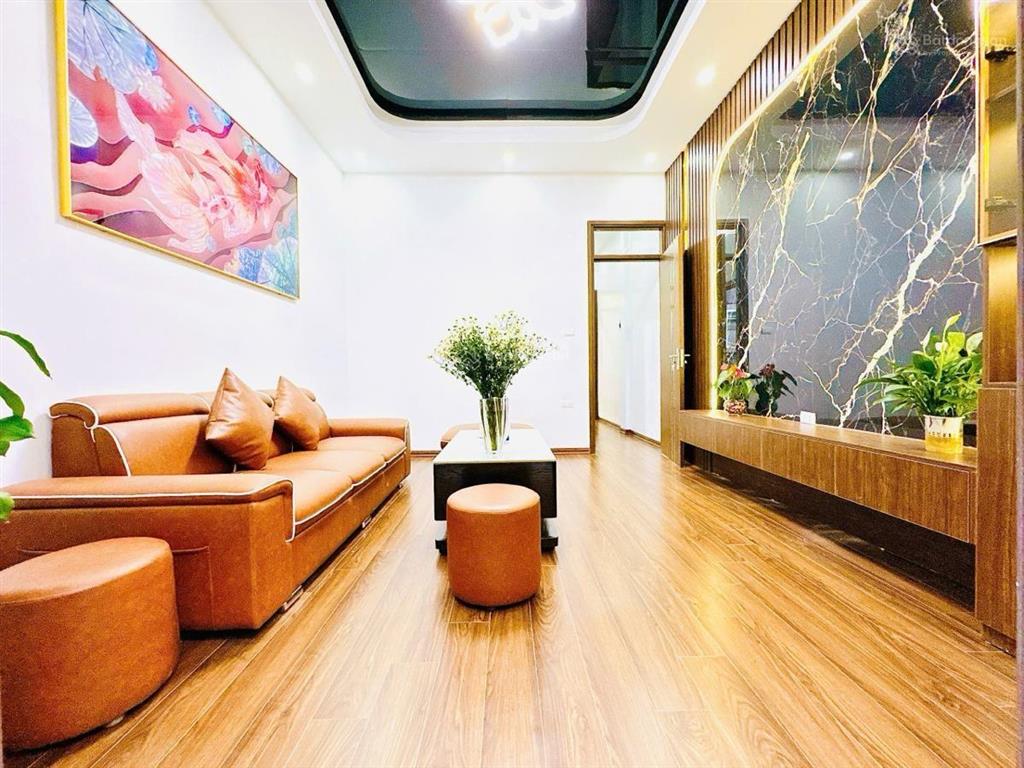 Nhà đẹp đón tết! ngõ thông kinh doanh, thoáng sáng, công năng đầy đủ, gần phố lớn 4pn 5 tầng.