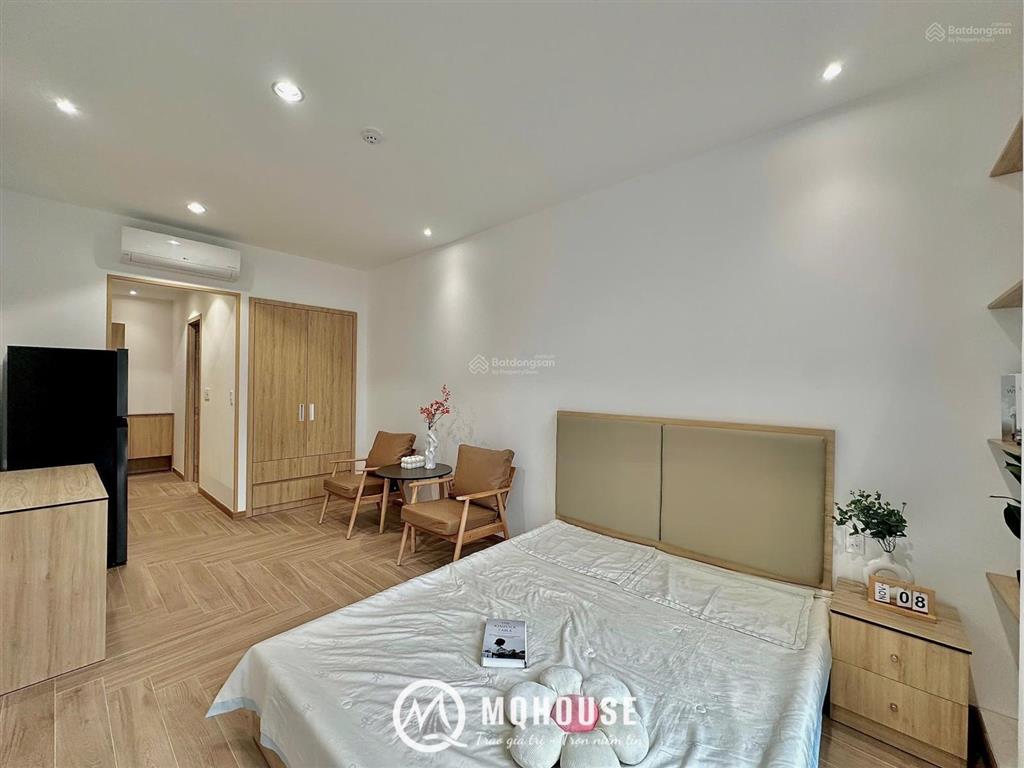 Cho thuê căn hộ full nội thất có ban công ngay ngã tư bảy hiền tân bình