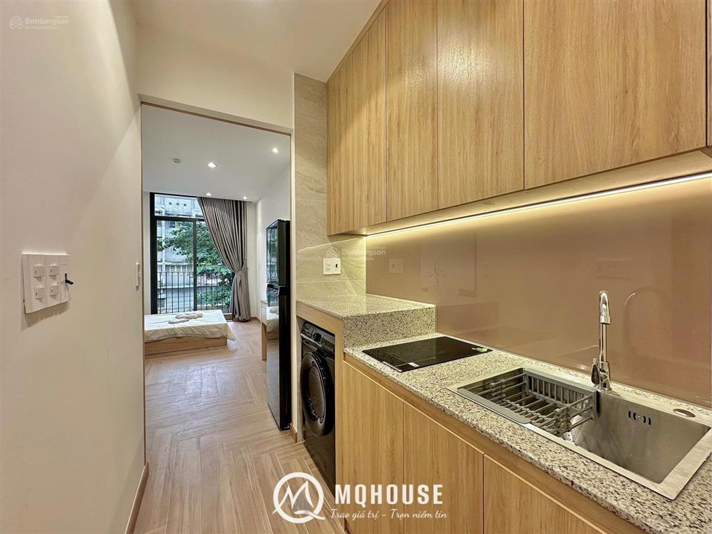 Cho thuê căn hộ full nội thất có ban công ngay ngã tư bảy hiền tân bình