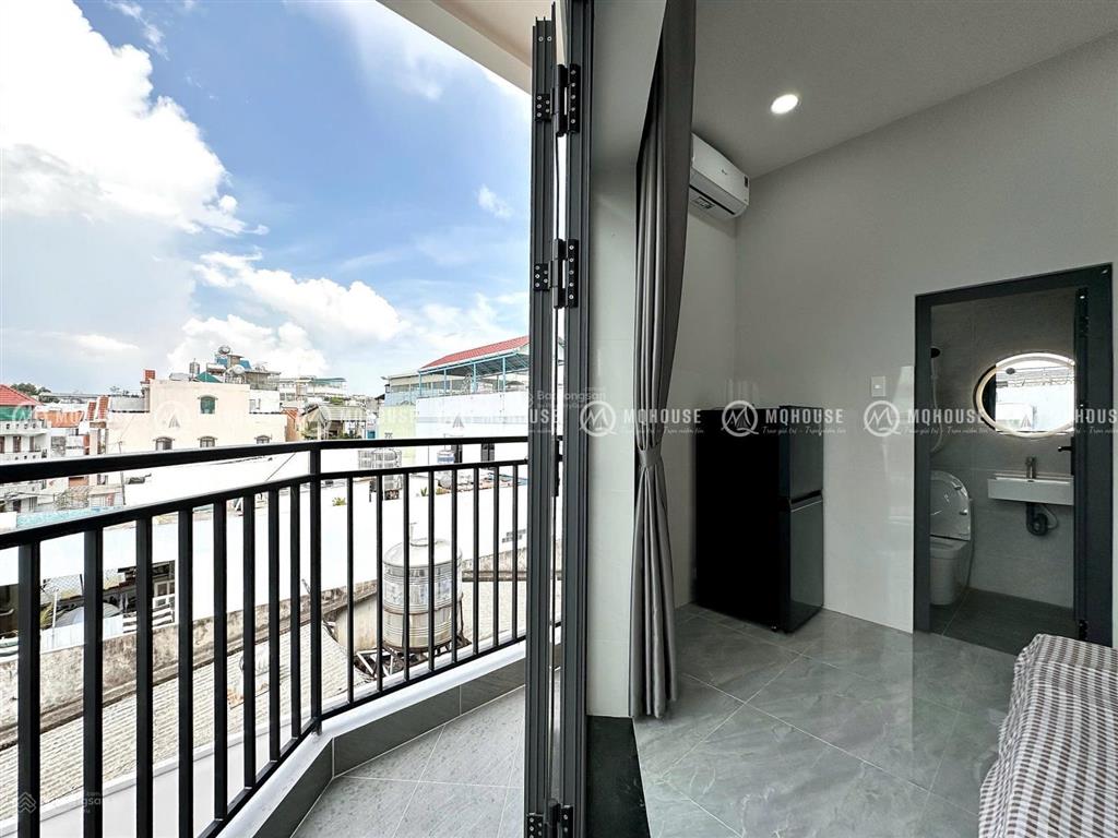 Căn hộ studio full nội thất có ban công siêu thoáng ngay ngã tư bảy hiền  tân bình