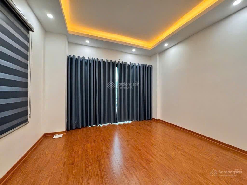 Bán nhà liên mạc mới tinh 5 tầng, lô góc gần cầu thượng cát. chủ bán gấp trước tết 5,3 tỷ