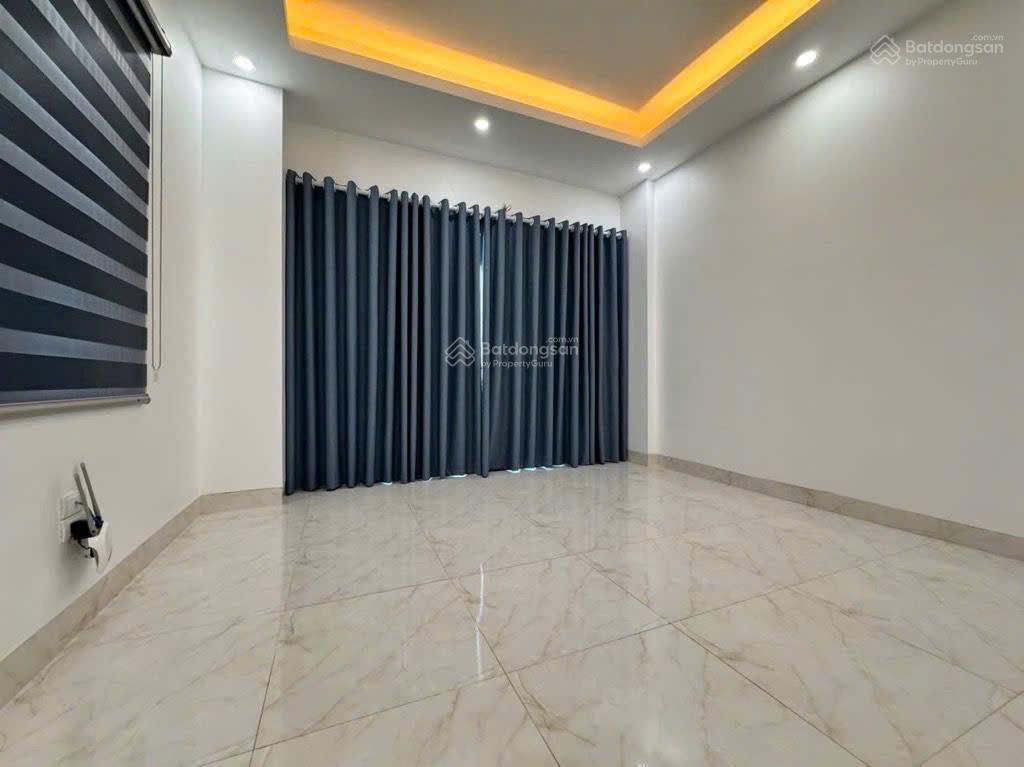 Bán nhà liên mạc mới tinh 5 tầng, lô góc gần cầu thượng cát. chủ bán gấp trước tết 5,3 tỷ