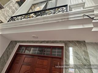 Chính chủ nhờ bán nhà mới 4 tầng gần 40m2 liên mạc, hai thoáng trước sau, ô tô đỗ cổng, giá 6.1 tỷ