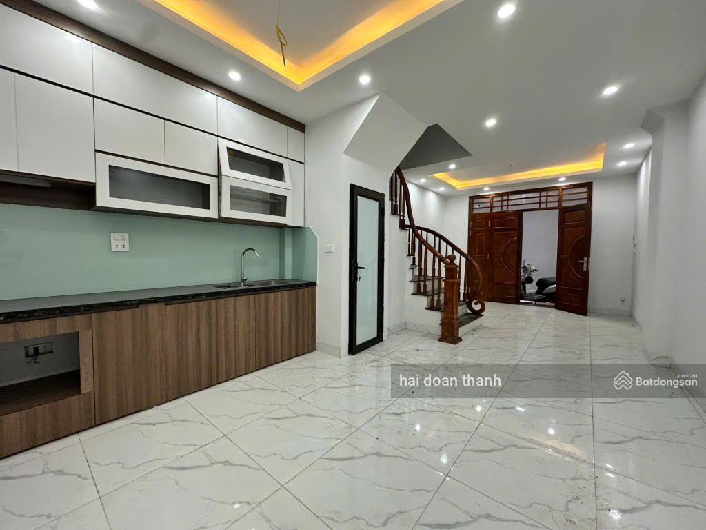 Chính chủ nhờ bán nhà mới 4 tầng gần 40m2 liên mạc, hai thoáng trước sau, ô tô đỗ cổng, giá 6.1 tỷ