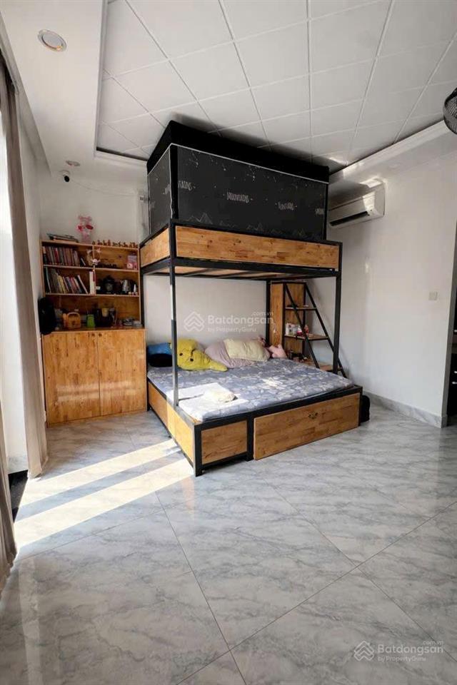 Bán nhà 4 tầng  328m2 sử dụng cn 82m2  giá chỉ 6,8 tỷ  ngay chợ bà hom  tỉnh lộ 10