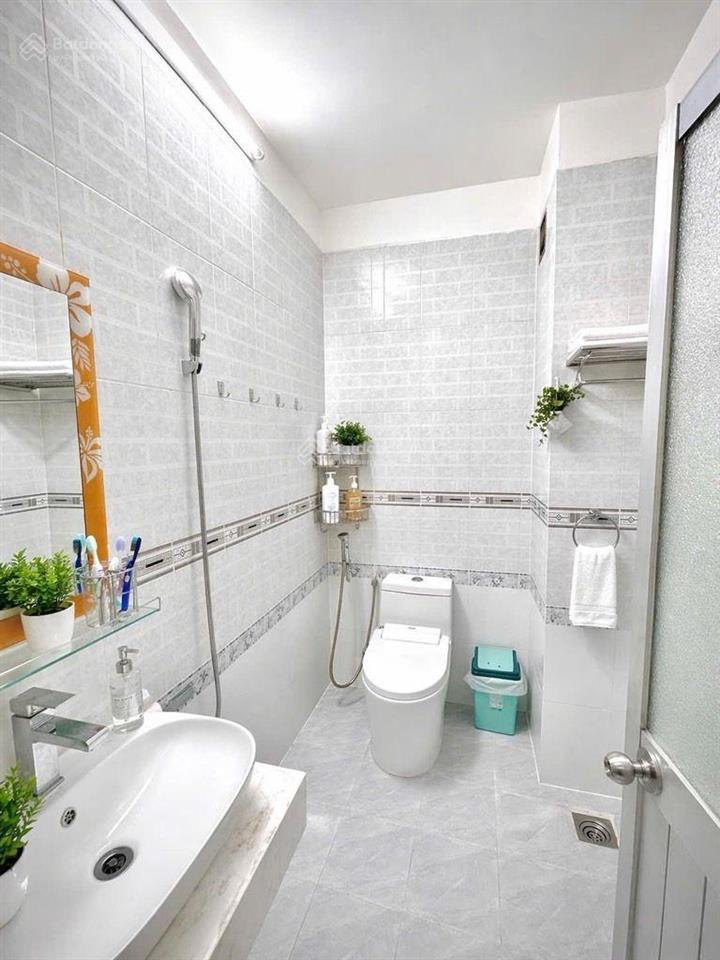 Bán nhà 1 trệt 3 lầu sân thượng  nở hậu tài lộc 4,6x14  ngay hương lộ 2  hẻm 5m  giá nhỉnh 6 tỷ