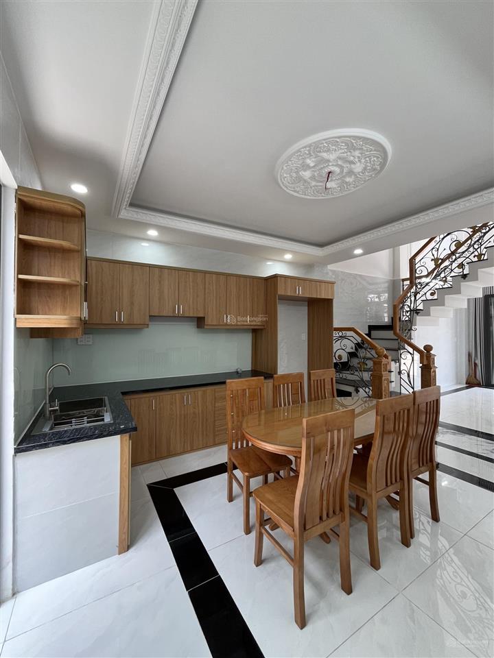 Bán nhà mới kế bên tên lửa  bình tân  4,5x12  giá 7tỷ2(tl)  hẻm oto sạch sẽ.