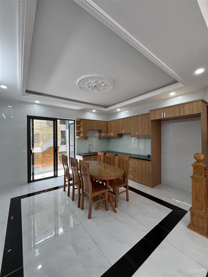 Bán nhà mới kế bên tên lửa  bình tân  4,5x12  giá 7tỷ2(tl)  hẻm oto sạch sẽ.