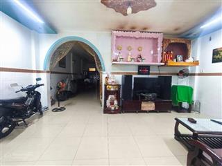 Bán nhà ngay ngã tư 4 xã  6,8x20  2 tầng  hẻm xe hơi  giá 7tỷ6  ko quy hoạch  lộ giới ít.