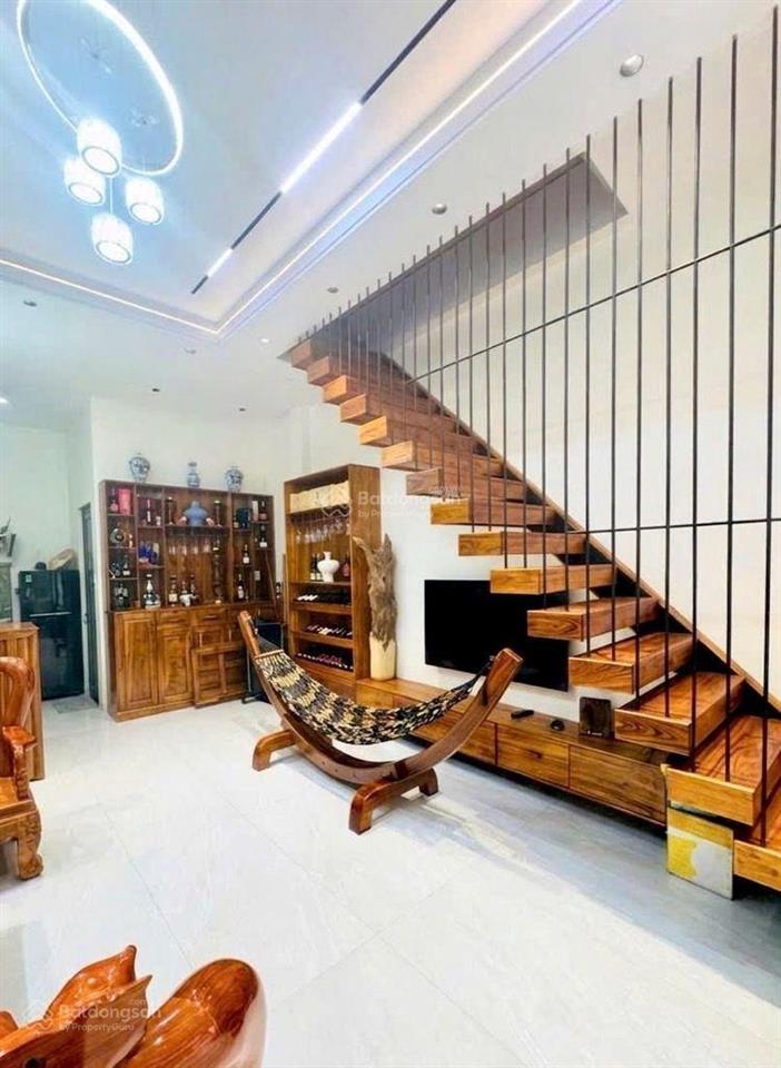 Tặng full nội thất gỗ  ngay hương lộ 2  hẻm oto  2 tầng  giá 5tỷ2  dt 4,3x10
