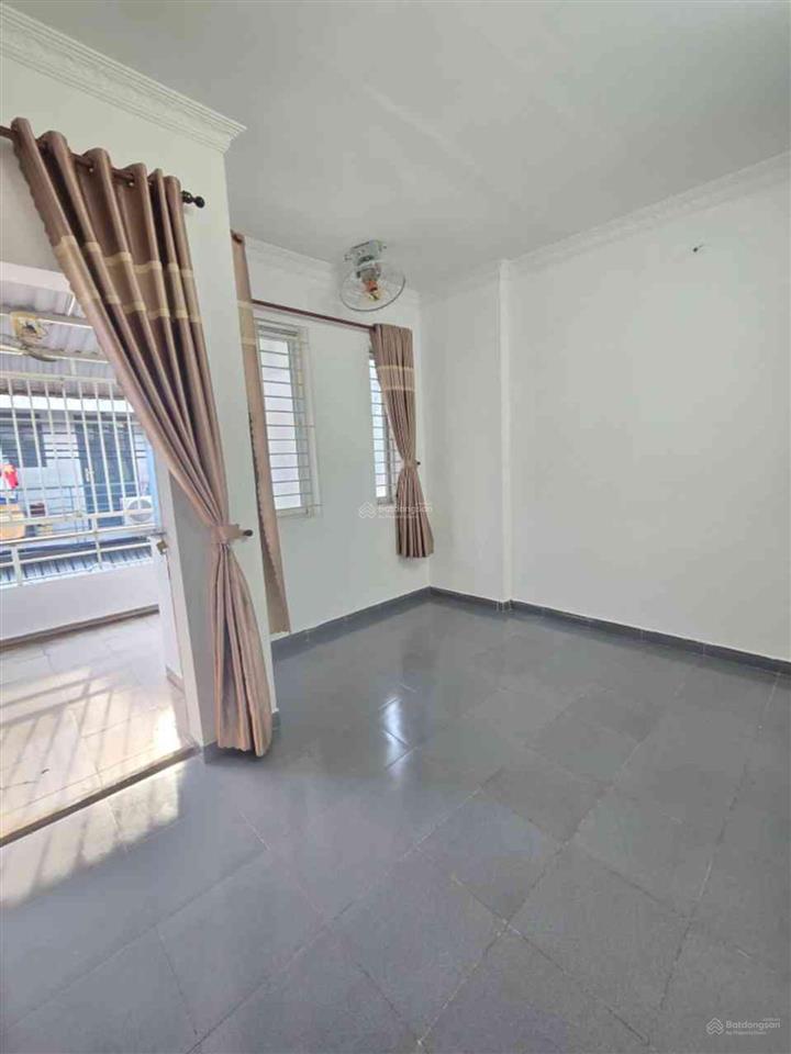 Nhà gần bến xe miền tây  4,2x10  đường nhựa 8m  giá 4 tỷ xíu  2 tầng  nở hậu tài lộc.