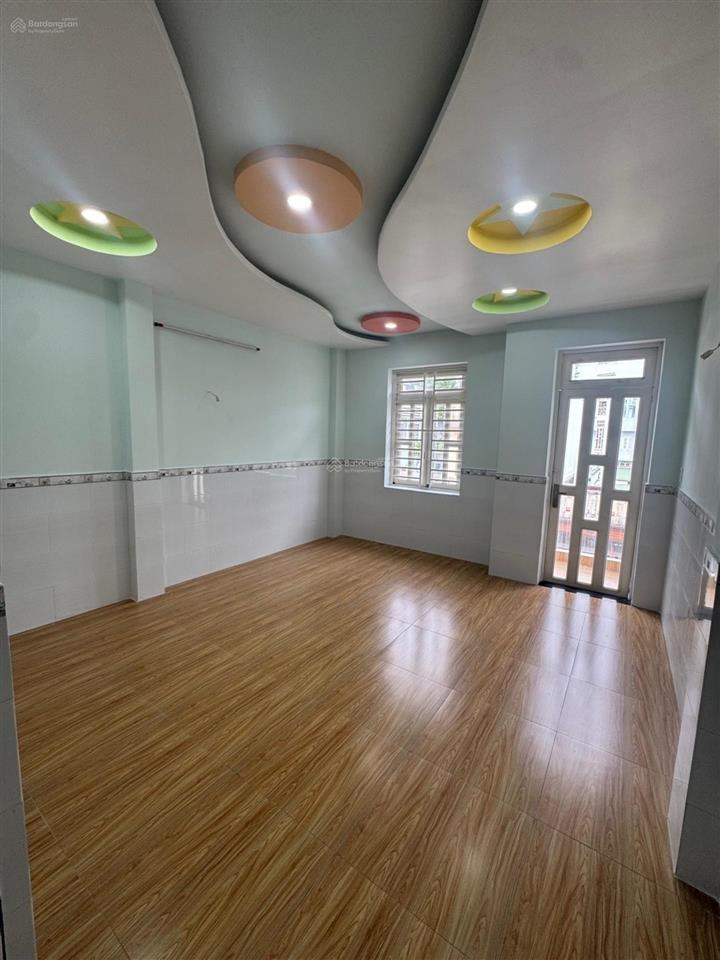 Nhà 4,5x18  hẻm nhựa 8m  đường tân hoà đông  giá nhỉnh 8tỷ  6 phòng ngủ cho đại gia đình.