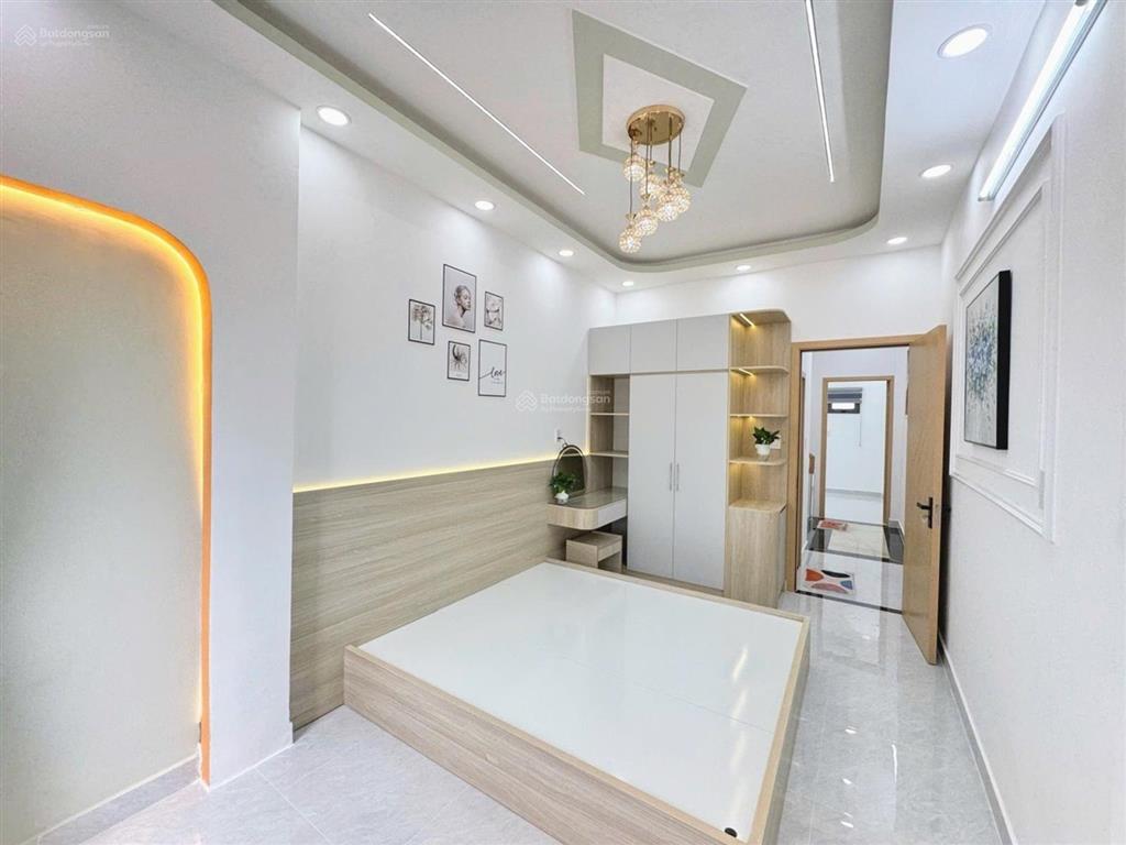 – nhà mới đầy đủ nội thất – hương lộ 2 – giá có 4,x tỷ – mà có sân thượng chill lắm anh chị ơi.