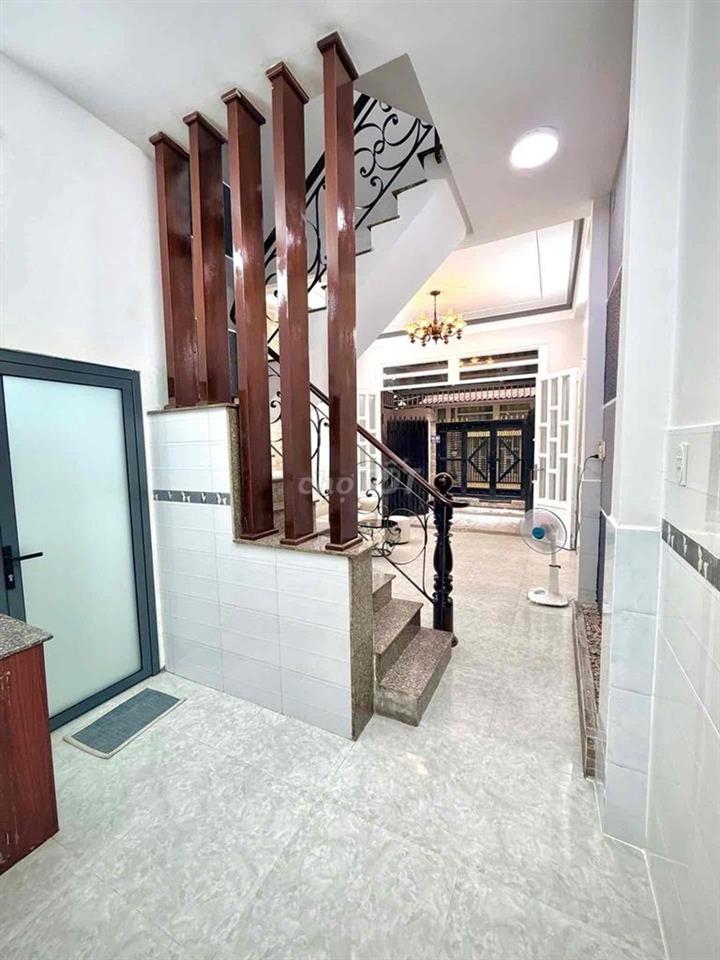 NGAY LÊ VĂN QUỚI - 4 TẦNG 4PN SÂN THƯỢNG DT 4x10, KO QH NHỈNH 5ty xíu