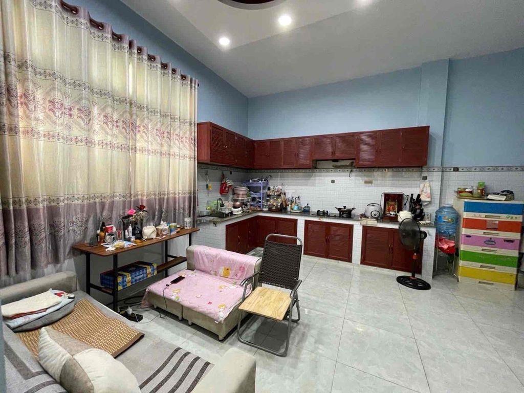 NGAY CHỢ LÊ ĐÌNH CẨN - DT 66M2 (6.6M x 10M), 3 PHÒNG NGỦ, HẺM 6M THÔNG