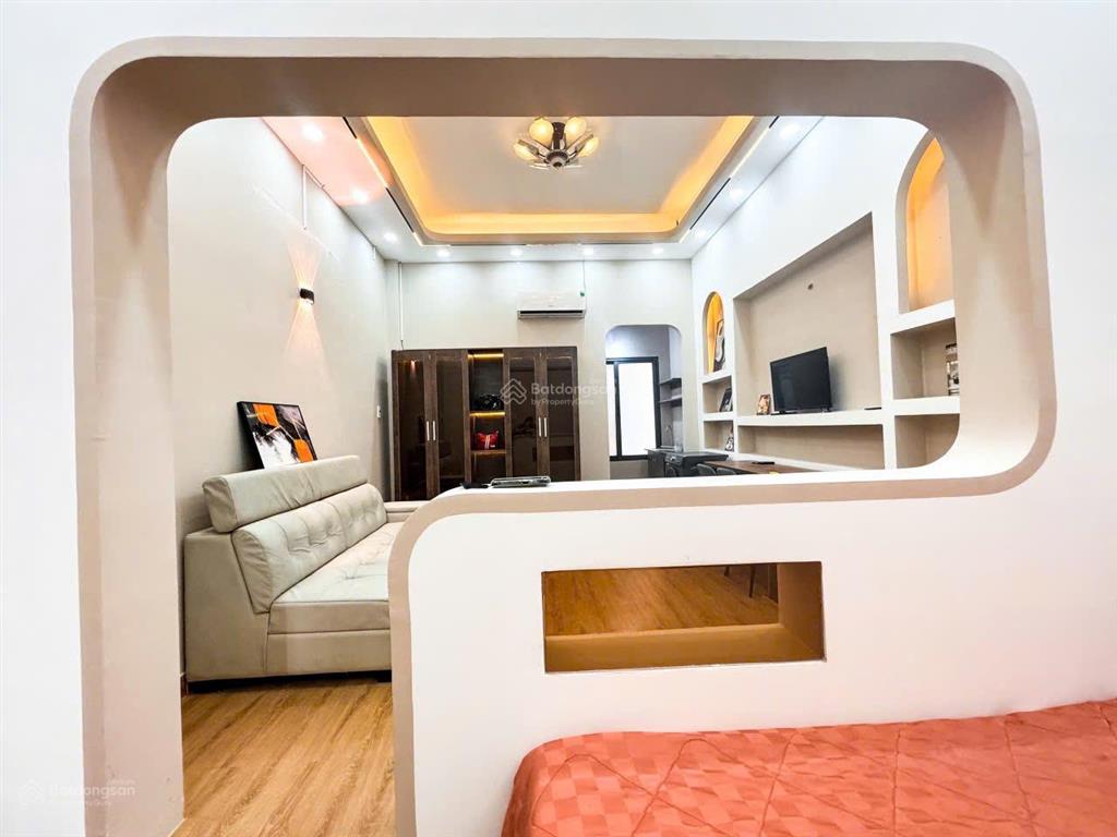 Căn hộ dịch vụ 1 phòng ngủ tách bếp full nội thất cao cấp mới 100% trên lũy bán bích