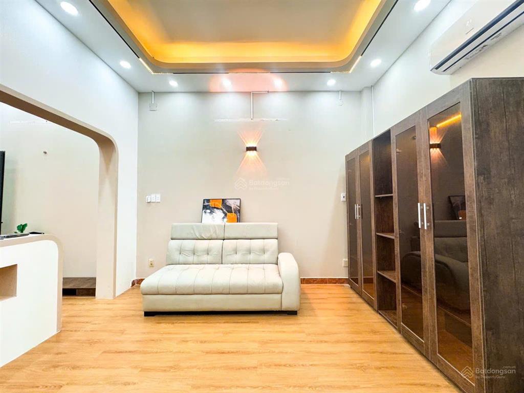 Căn hộ dịch vụ 1 phòng ngủ tách bếp full nội thất cao cấp mới 100% trên lũy bán bích