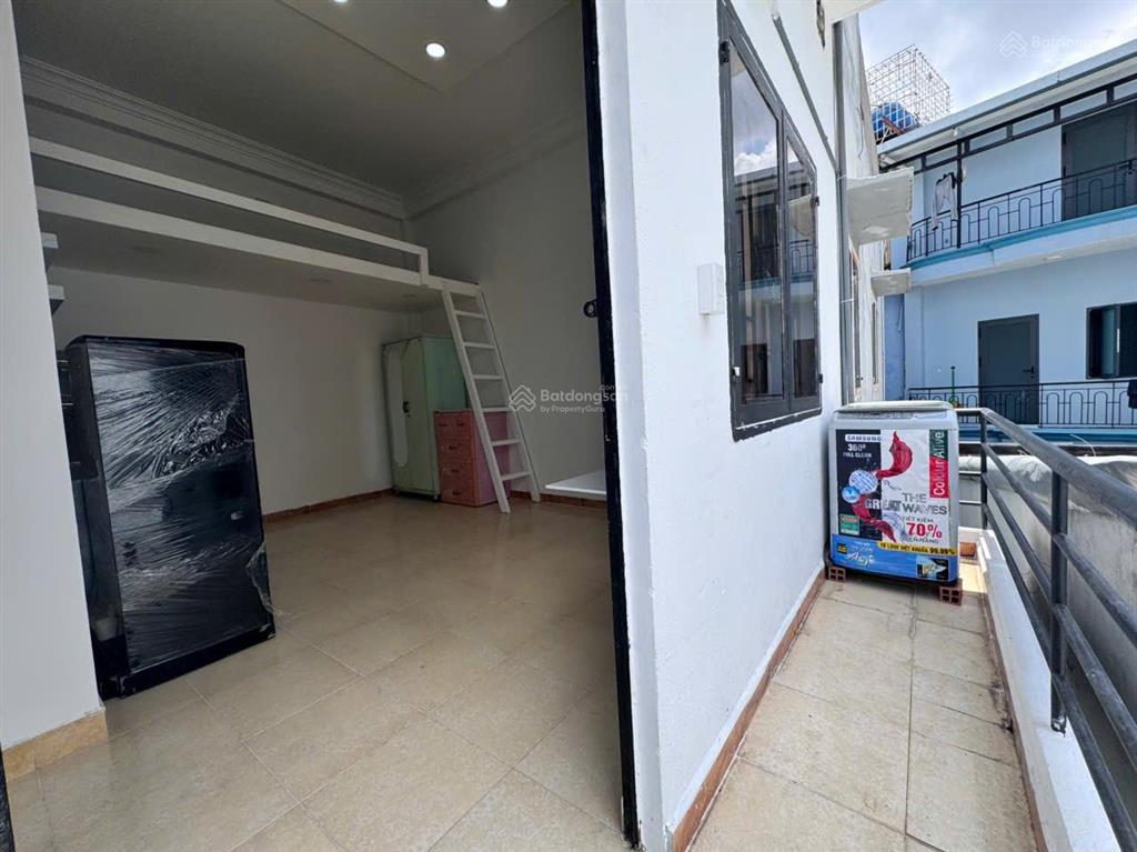 Chính chủ cho thuê phòng duplex ban công full nội thất máy giặt riêng ngay lạc long quân