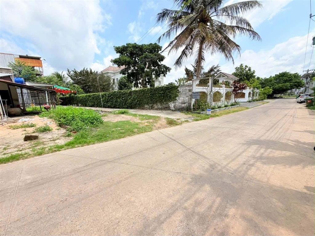 Cực rẻ! rao bán nhanh lô đất đẹp, mặt tiền đường 10m , diện tích 112m , do nợ nần, ngân hàng cho va