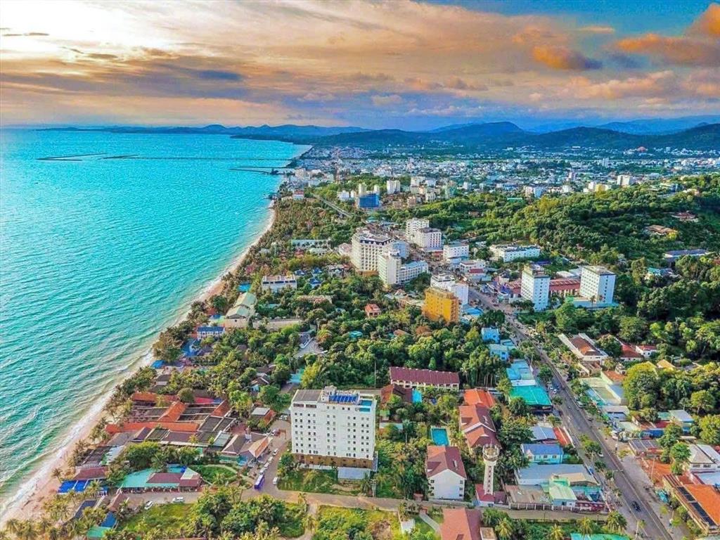 View biển trần hưng đạo giá chỉ hơn 20tr/m2. vị trí vàng thuộc trung tâm dương đông, cách bãi tắm