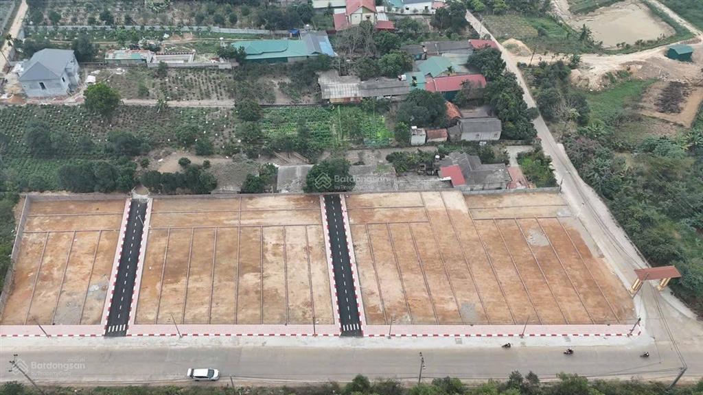 Đất thổ cư ba vì  trung tâm du lịch phía tây hà nội/ giá chưa tới 10tr