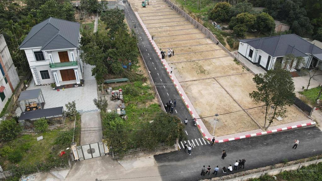 Đất thổ cư ba vì  trung tâm du lịch phía tây hà nội/ giá chưa tới 10tr