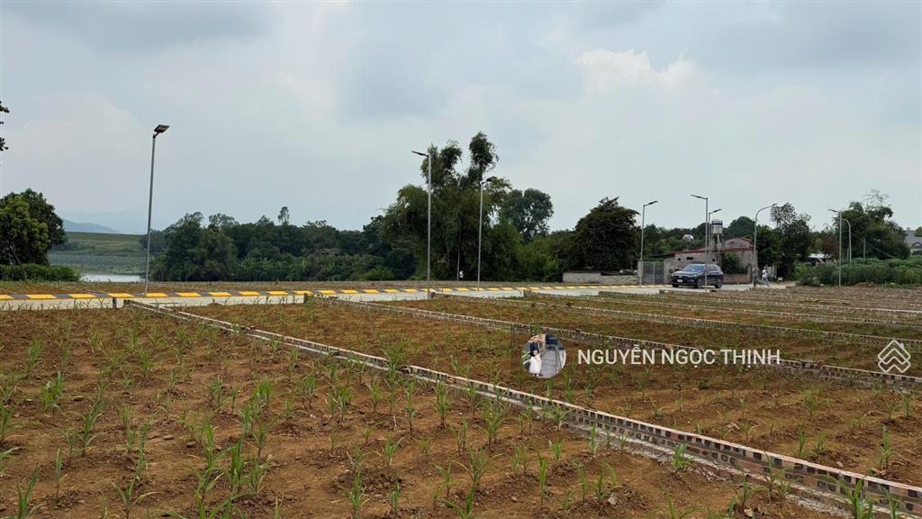 Siêu phẩm view hồ  sát bên đại đô thị hòa lạc