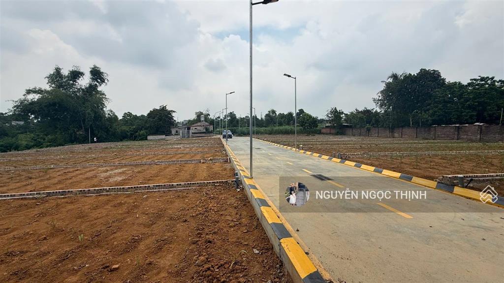 Siêu phẩm view hồ  sát bên đại đô thị hòa lạc