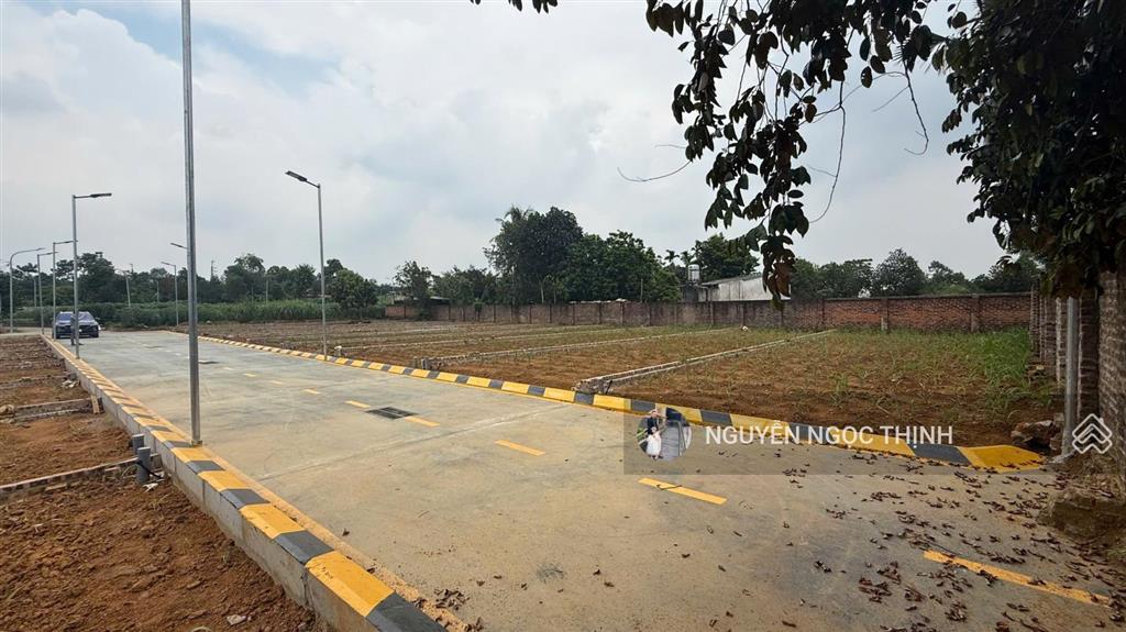 Siêu phẩm view hồ  sát bên đại đô thị hòa lạc