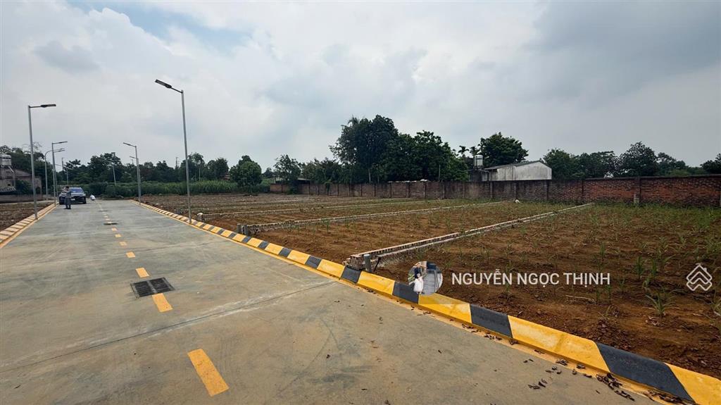 Siêu phẩm view hồ  sát bên đại đô thị hòa lạc