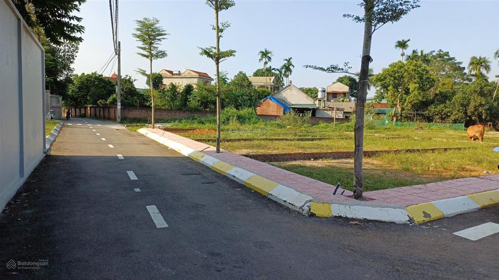 Đất hòa lạc  đối diện nhà máy in tiền quốc gia
