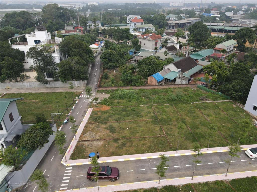 Đất hòa lạc  đối diện nhà máy in tiền quốc gia