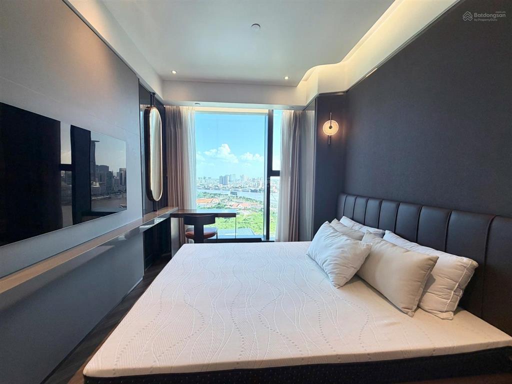 Opera cho thuê căn 2pn tầng cao view sông pháo hoa quận 1