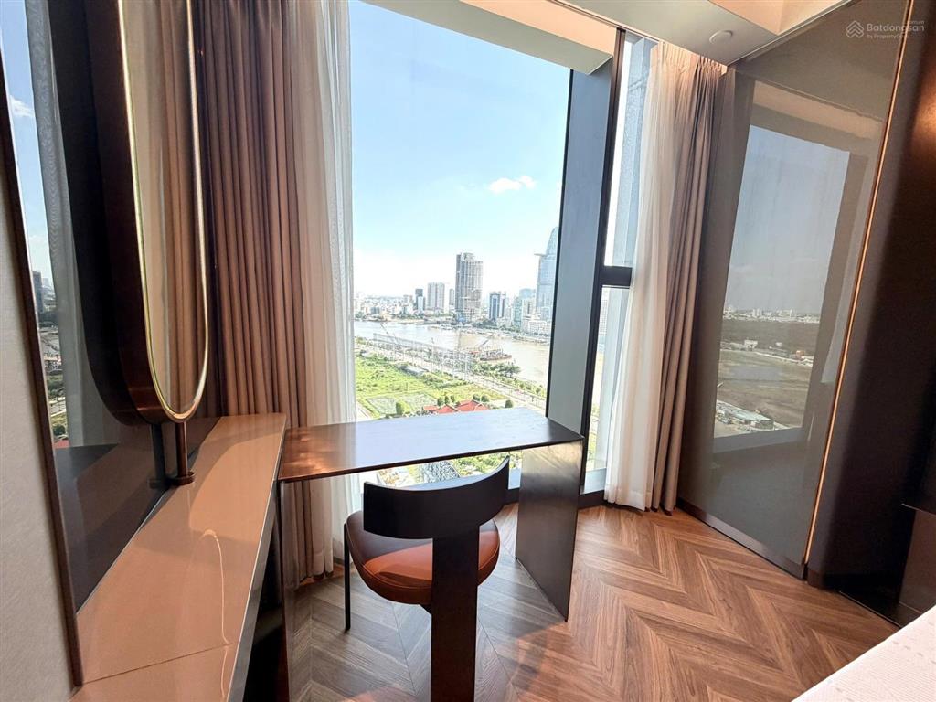 Opera cho thuê căn 2pn tầng cao view sông pháo hoa quận 1
