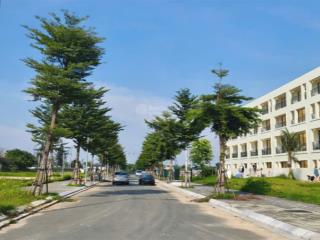 Cắt lỗ lô shop xây sẵn 4 tầng, 108120m ngay mặt ql6, cách metro xuân mai 7p đi xe.