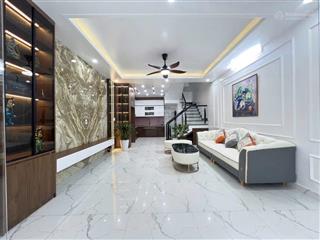 Giá tốt quá  bán nhà hoàng quốc việt  dân xây chắc chắn  full nội thất  ngõ nông  gần hồ tây