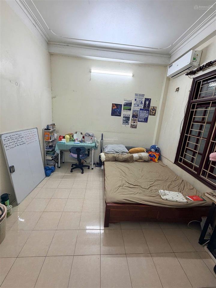 Nhà cần bán gấp trong tuần giá rẻ nhất khu vực cầu giấy. diện tích to mặt tiền khủng