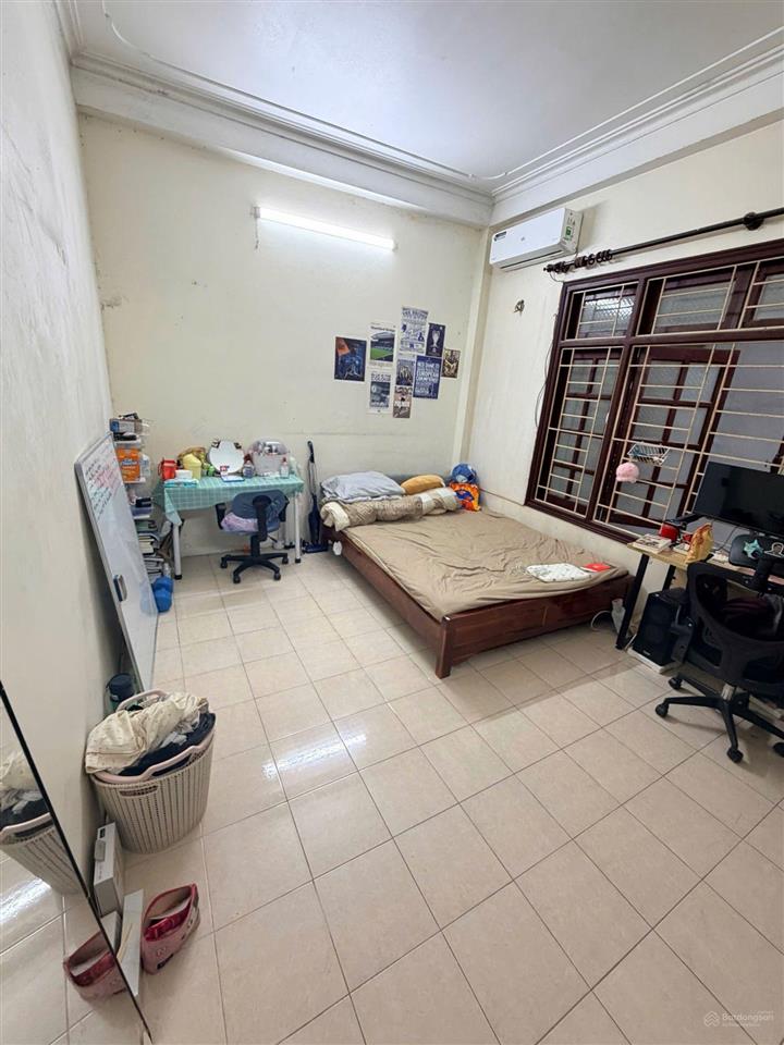 Nhà cần bán gấp trong tuần giá rẻ nhất khu vực cầu giấy. diện tích to mặt tiền khủng