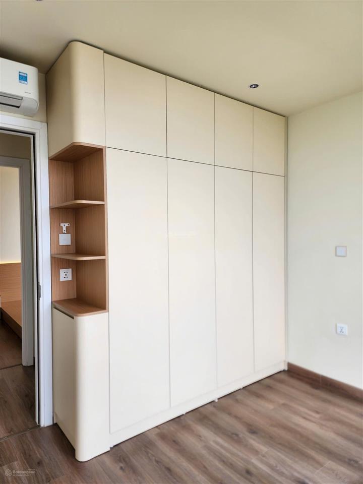 Chính chủ bán ch 2pn + 1 góc 63m2  4,5 tỷ tòa imperia kđt vinhomes smart city