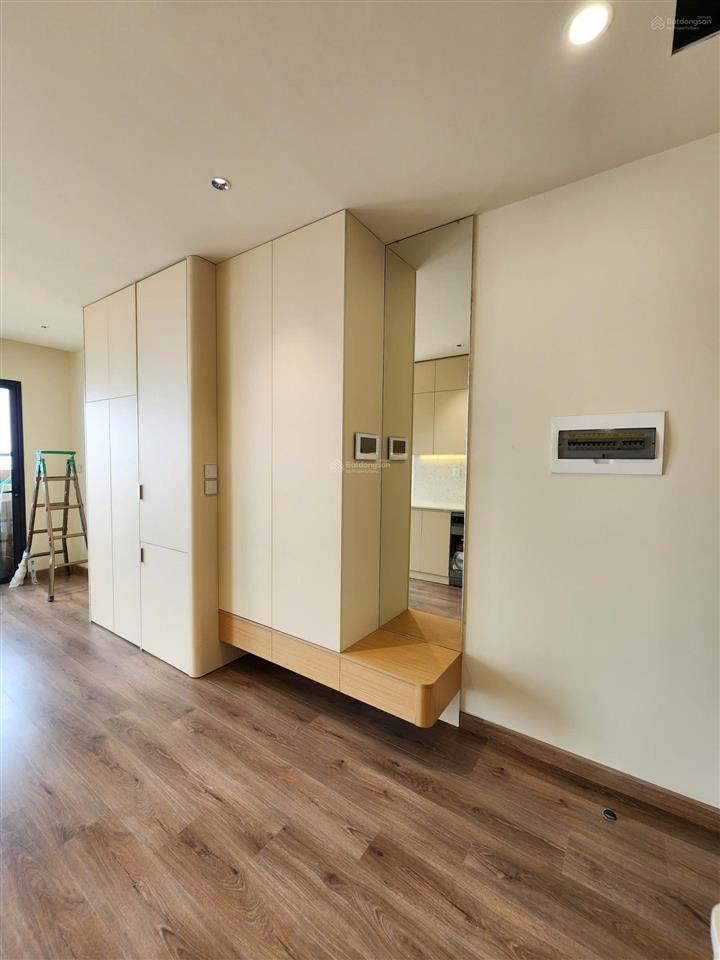 Chính chủ bán ch 2pn + 1 góc 63m2  4,5 tỷ tòa imperia kđt vinhomes smart city