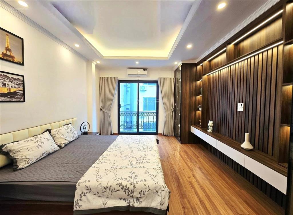 Cạnh lò đúc  thang máy vi vu, mặt tiền đẹp 4,2m  45m2  12 tỷ 6