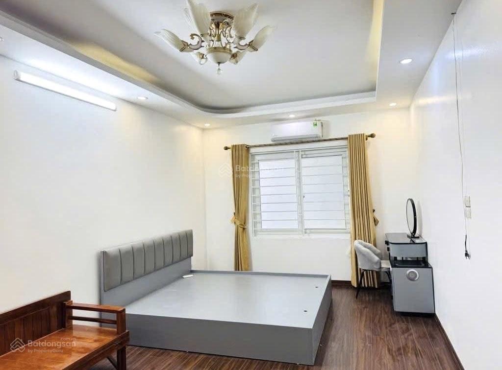 Kế tân mainhà 5 tầng ở luôn,an ninh tốt35m27 tỷ 199