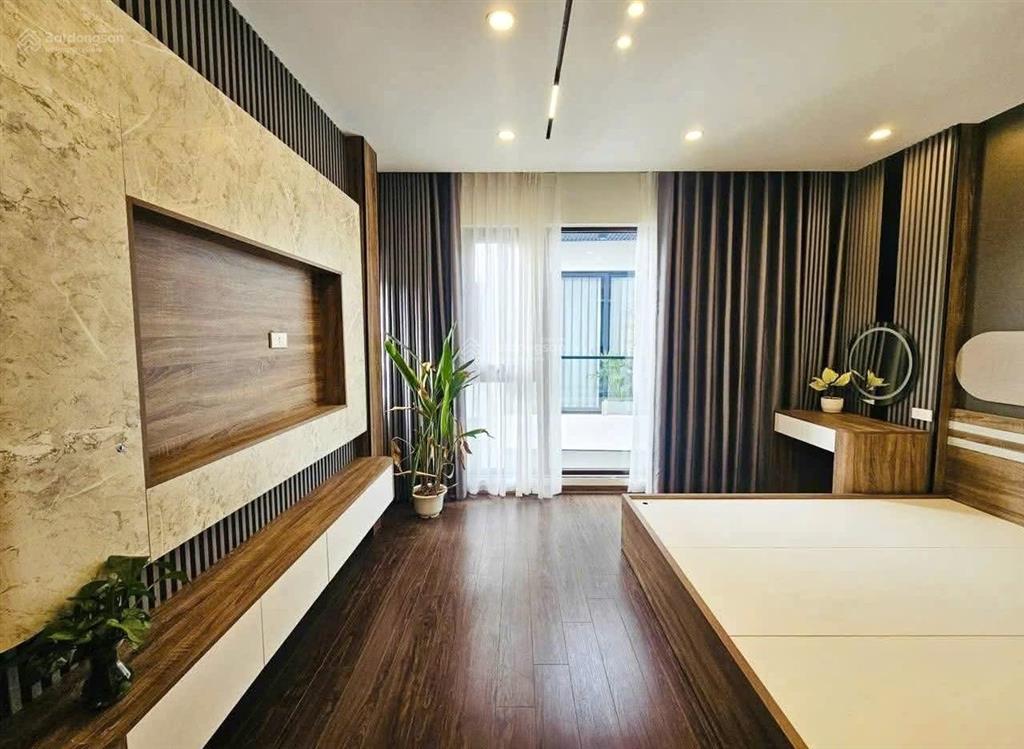 Sẵn thang máy di chuyển thuận tiện,ngõ thông kế trương định36m27 tỷ 52