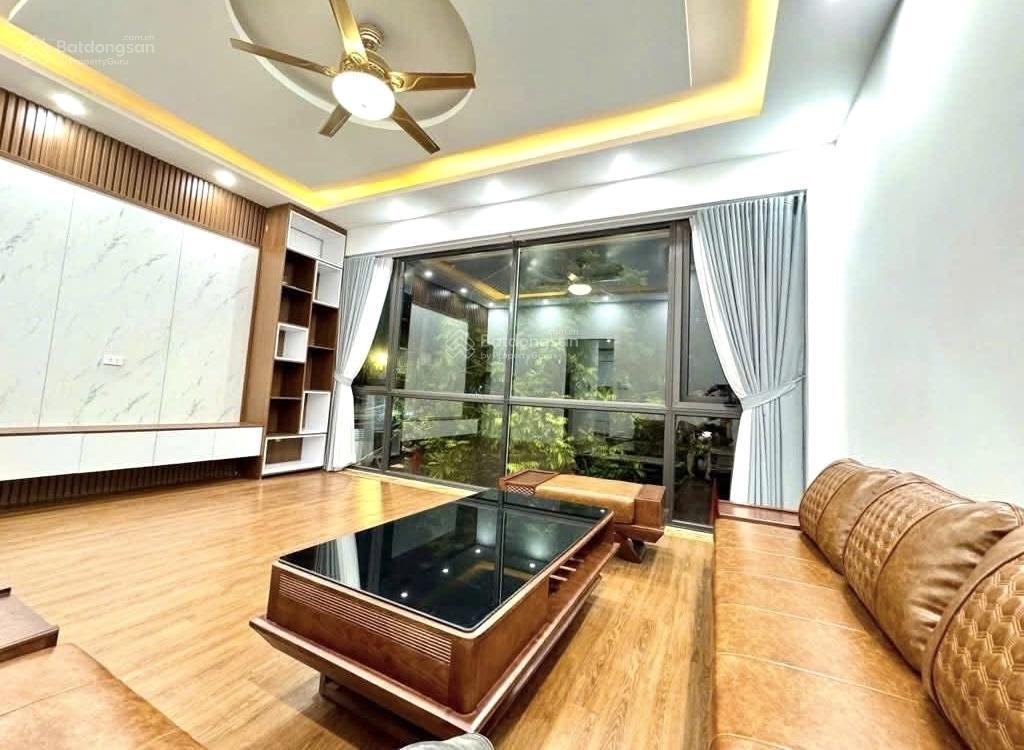 Sẵn thang máy di chuyển thuận tiện,ngõ thông kế trương định36m27 tỷ 52