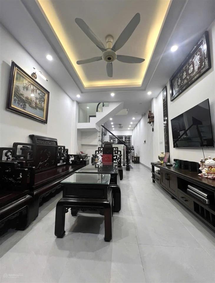 Ngay lò đúc sẵn nhà 42m2dân trí cao9 tỷ 488