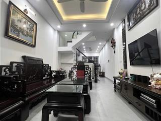 Ngay lò đúc sẵn nhà 42m2dân trí cao9 tỷ 488